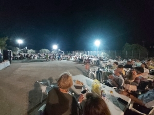 Παράδειγμα Εθελοντισμού και  Συμμετοχής το Πανηγύρι των Αγ. Αναργύρων στην Πλάκα Κερατέας  Λαυρεωτικής.